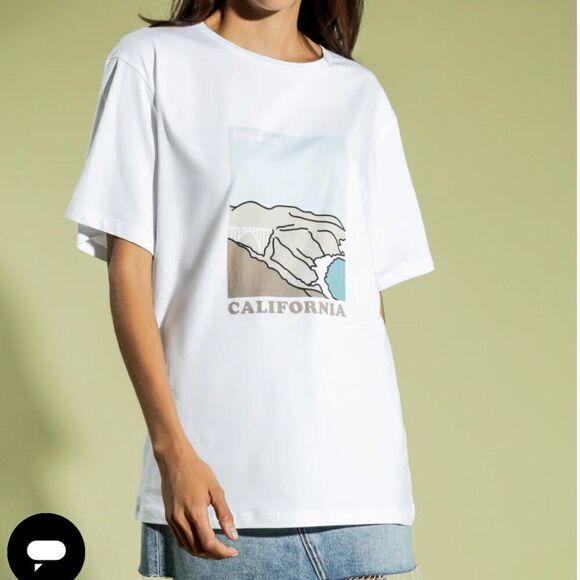 Charlie Holiday white Big Sur Oversized Boyfriend tee size xs size 2 NWT - Picture 1 of 14